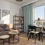 Praga With Parking By Renters דירה ורשה