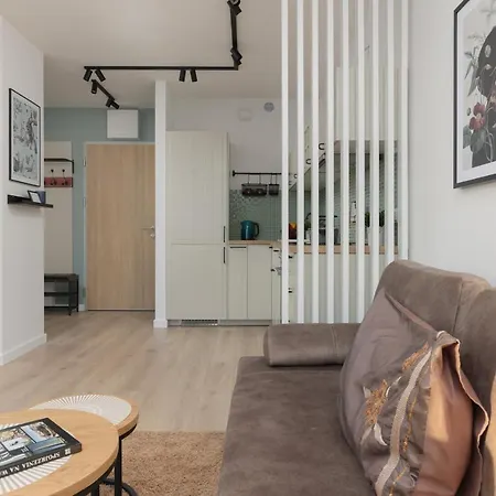 Praga With Parking By Renters *