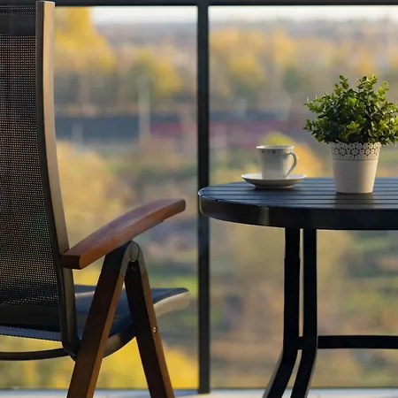 Praga With Parking By Renters *