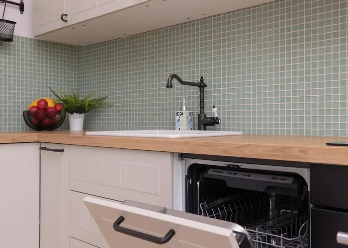 Praga With Parking By Renters