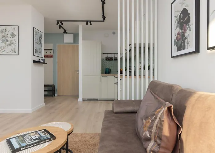 Praga With Parking By Renters *